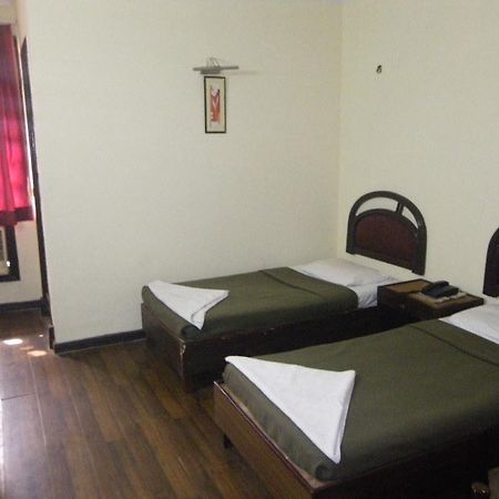 Hotel Metro Continental Delhi  Room photo