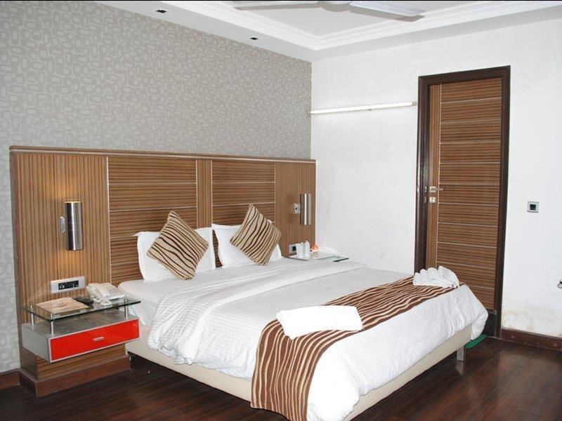 Hotel Metro Continental Delhi  Exterior photo